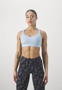Nike Performance INDY BRA - Sports-BH-er med mye støtte - light armory blue