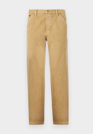 Chino beige con un design a gamba dritta, realizzati in tessuto morbido. Presentano tasche frontali, una chiusura con bottone e dettagli di cucitura sottili.