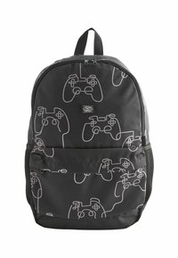 Schwarzer Rucksack mit weißen Mustern von Gaming-Controllern, ausgestattet mit einem Reißverschluss, einem oberen Tragegriff und seitlichen Netztaschen für zusätzlichen Stauraum.