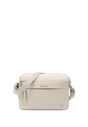 Beige rektangulær crossbody taske med justerbar rem, forreste lynlåslomme og små metallogoer foran.
