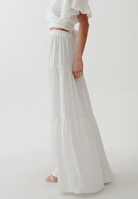 TUSSAH MILLY  - Maksi svārki - white