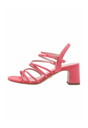 Sandalo con tacco in pelle scamosciata rosa con design a più cinturini, punta aperta e tacco largo. Cinturino alla caviglia regolabile con dettaglio fibbia argentata.