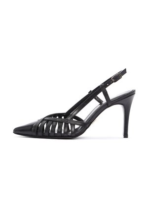 Sandal con tacco alto a punta nera, presenta un design con ritagli aperti, cinturino regolabile e superficie liscia. Tacco sottile a stiletto.