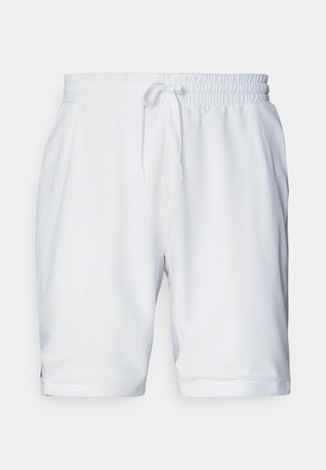 Shorts sportive albe cu talie elastică și șnur ajustabil. Țesătură netedă cu o textură subtilă, având buzunare laterale.