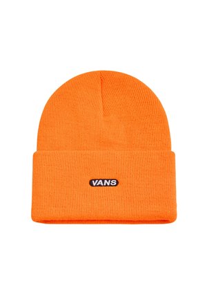 Bonnet en tricot orange vif avec revers plié, arborant un petit patch logo Vans noir et blanc centré à l'avant.