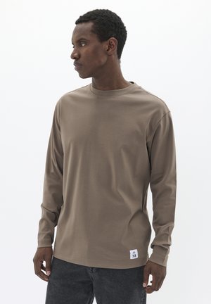 Long sleeved top - walnut