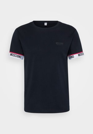 T-shirt noir en coton avec un col rond, présentant des poignets rayés blancs et rouges et un logo Moschino discret sur la poitrine.