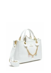 Borsa a tracolla in pelle bianca texturizzata con hardware dorato, accentuata da una catena e una tracolla rimovibile. Presenta dettagli del logo e un charm.