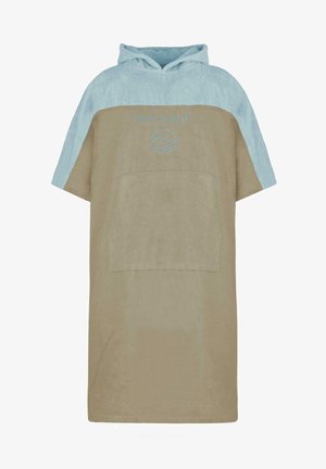 Hooded towel poncho in tan and light blue. Soft terry cloth material, featuring a front pocket and embroidered logo. Short sleeves, loose fit.