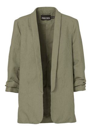 Licht olijfgroene damesblazer met gerimpelde mouwen en open voorkant, met label "PIECES" aan de binnenkant van de kraag.
