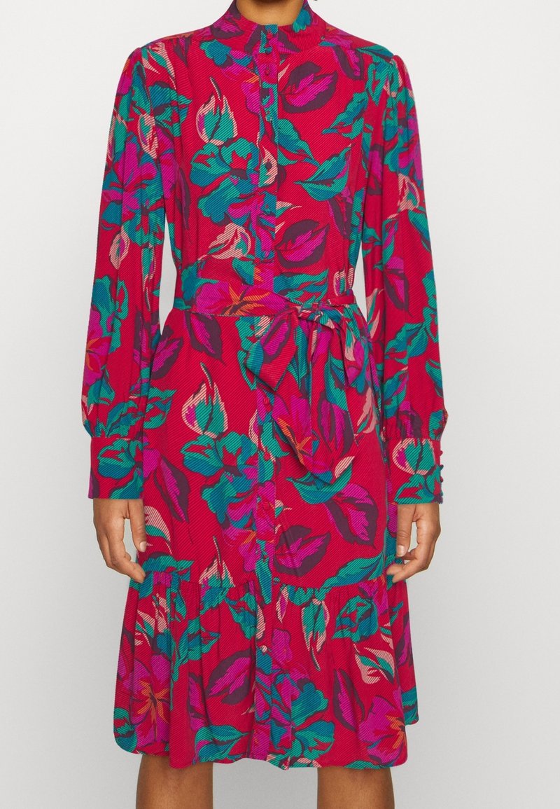 YAS Blusenkleid - red
