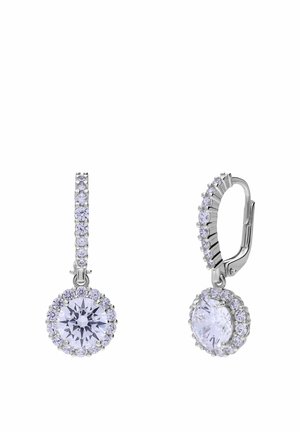 Silberne Ohrhänger mit runden, klaren Edelsteinen, umgeben von kleineren Steinen entlang des Bügels und rund um den Anhänger.