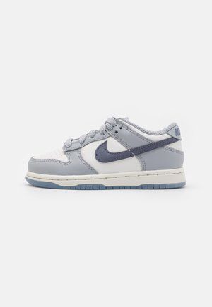 DUNK UNISEX - Sneakers - white/light carbon/platinum tint/pure platinum