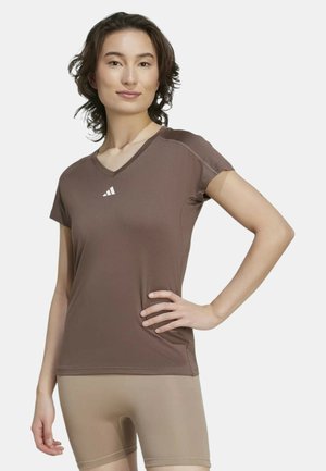 CON SCOLLO A V E LOGO MINIMALISTA, AEROREADY TRAIN ESSENTIALS - T-shirt basic - brown