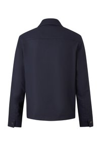 Granatowa kurtka z długim rękawem widziana od tyłu, z kołnierzem i mankietami na guziki, na białym tle.