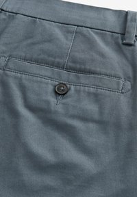 Next STRAIGHT FIT STRETCH CHINO - Šortai - pale blue