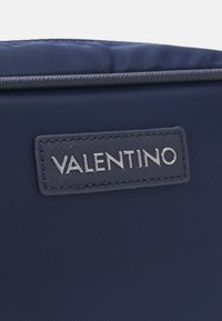 Valentino Bags CARDANO - Neceser - blue