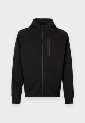 Felpa nera con cappuccio, chiusura frontale con zip completa, tasche laterali e tasca con zip sul petto. Presenta tessuto liscio e polsini e orlo a costine.