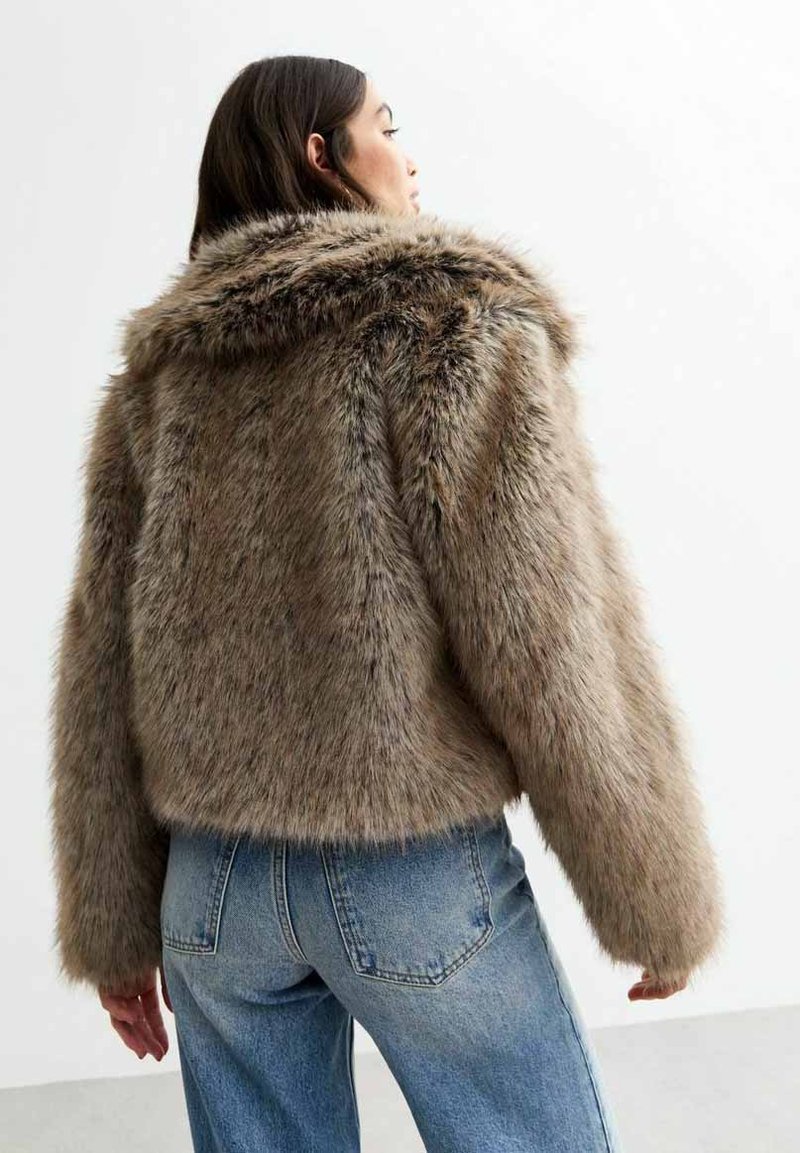 Women Cropped Zip Up Camo Jackets Long Sleeve Faux Fur