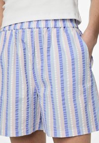 Pieces Shorts - hydrangea