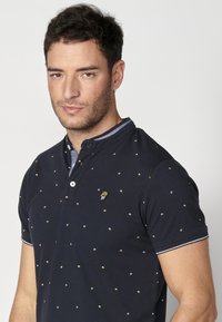 Koroshi SHORT SLEEVE  - Apdrukāts T-krekls - navy