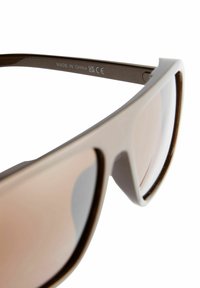 Next NAVIGATOR POLARISED- REGULAR FIT - Akiniai nuo saulės - light brown