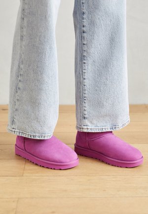 CLASSIC ULTRA MINI - Botines bajos - mangosteen