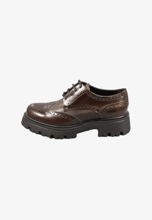 Scarpa brogue in pelle marrone con perforazioni decorative, design con lacci, suola in gomma nera spessa e finitura liscia e lucida.