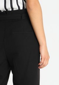 New Look Petite Pantaloni - black