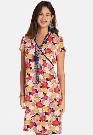 Blumenmusterkleid mit schwarzem Hintergrund und bunten Blumen in Pink, Rot, Gelb und Weiß. Kurzarm und mit V-Ausschnitt.