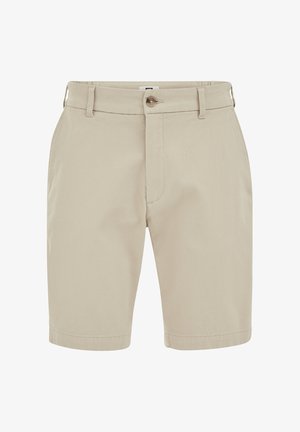 Pantalones cortos para hombre de color beige con textura, trabillas para cinturón, cierre con botón y bolsillos laterales, mostrados de frente sobre un fondo blanco.