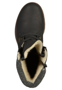 Svart vinterstövel med snörning framtill, beige fleecefoder och grå krage, visad från ovan mot vit bakgrund.
