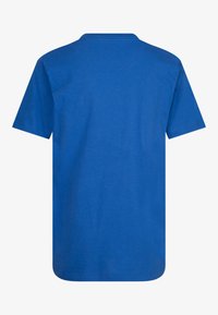 Jordan JUMPING BIG AIR TEE - Triko s potiskem - dark marina blue