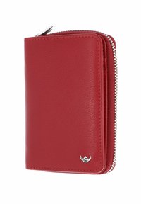 Portefeuille compact en cuir rouge zippé avec un petit logo argenté dans le coin inférieur droit.