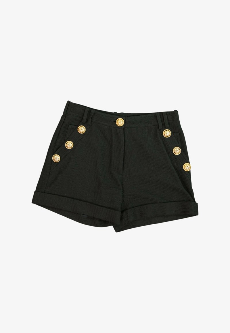 Shorts noirs taille haute avec ourlets retroussés, ornés de boutons décoratifs dorés sur les deux poches avant et un au centre de la ceinture.
