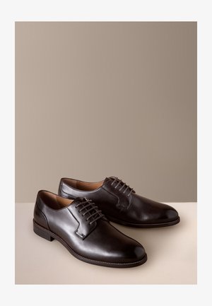 Next, DERBY - Zakelijke veterschoenen - brown