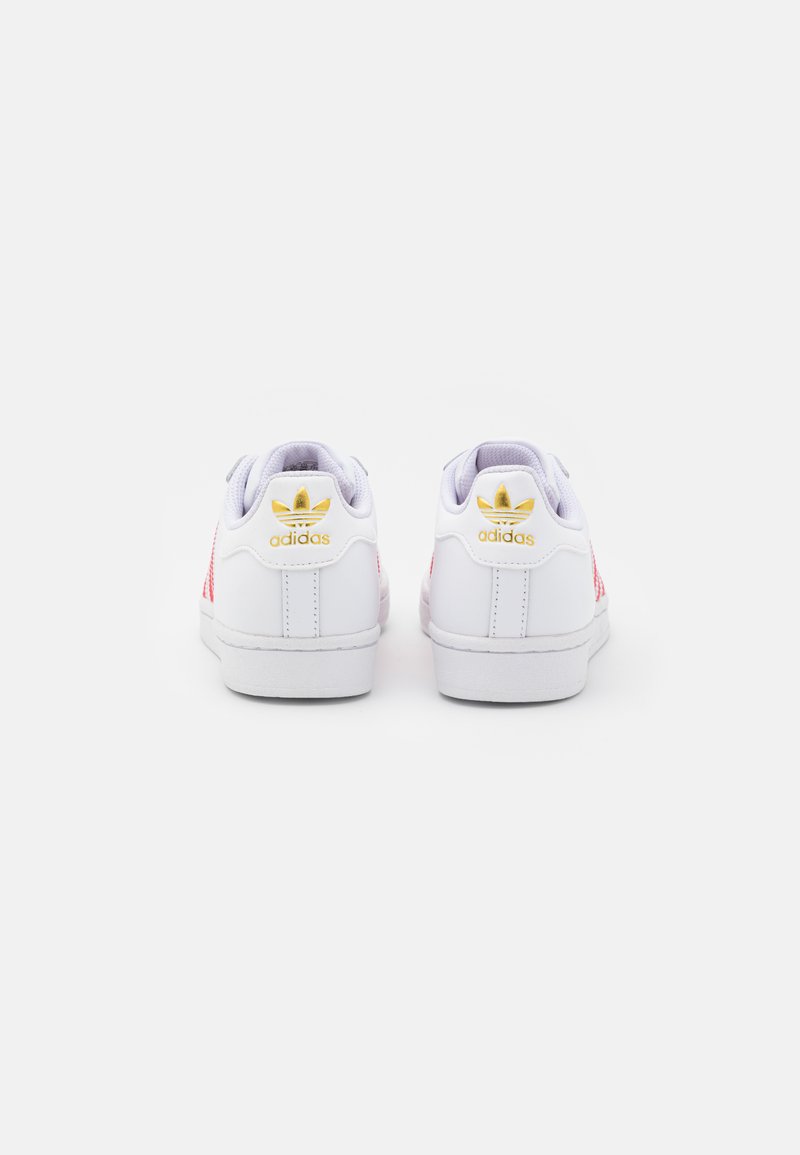 adidas Originals SUPERSTAR - Trainers - footwear white/better scarlet/gold  metallic/white - Zalando.co.uk