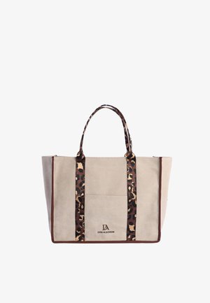 Bolso tote de lona beige con asas y ribetes de estampado de leopardo, con bolsillo delantero y logo "Don Algodón".