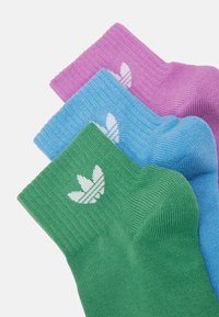 adidas Originals MID ANKLE UNISEX 3 PACK - Chaussettes - preloved purple/preloved green/light blue