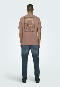 Only & Sons 2ER-SET RUNDHALS KURZARM - Print T-shirt - rot