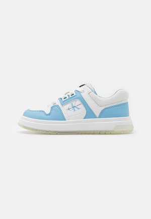Calvin Klein Jeans PATTY UNISEX - Sneakers basse - sky blue/white