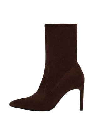 Cizme cu toc - brown