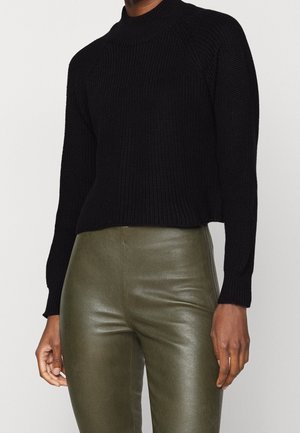 Pullover - black