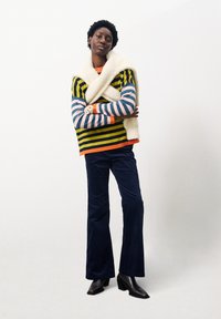 FRNCH EILEEN - Pullover - olive