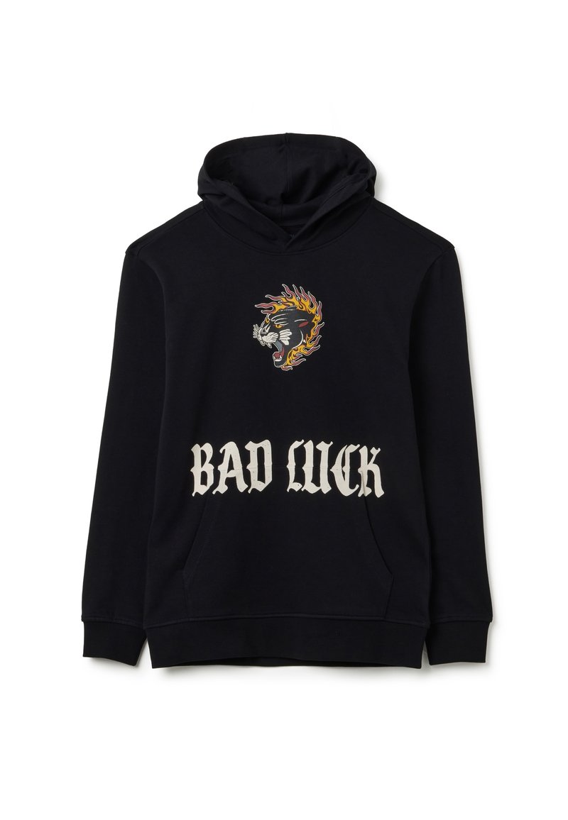 Zwarte hoodie met een voorste buidelzak, voorzien van een pantherafbeelding versierd met vlammen en de tekst "BAD LUCK" in witte, vette lettertype.