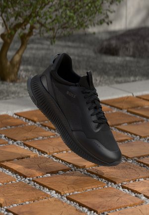 Trainers - black