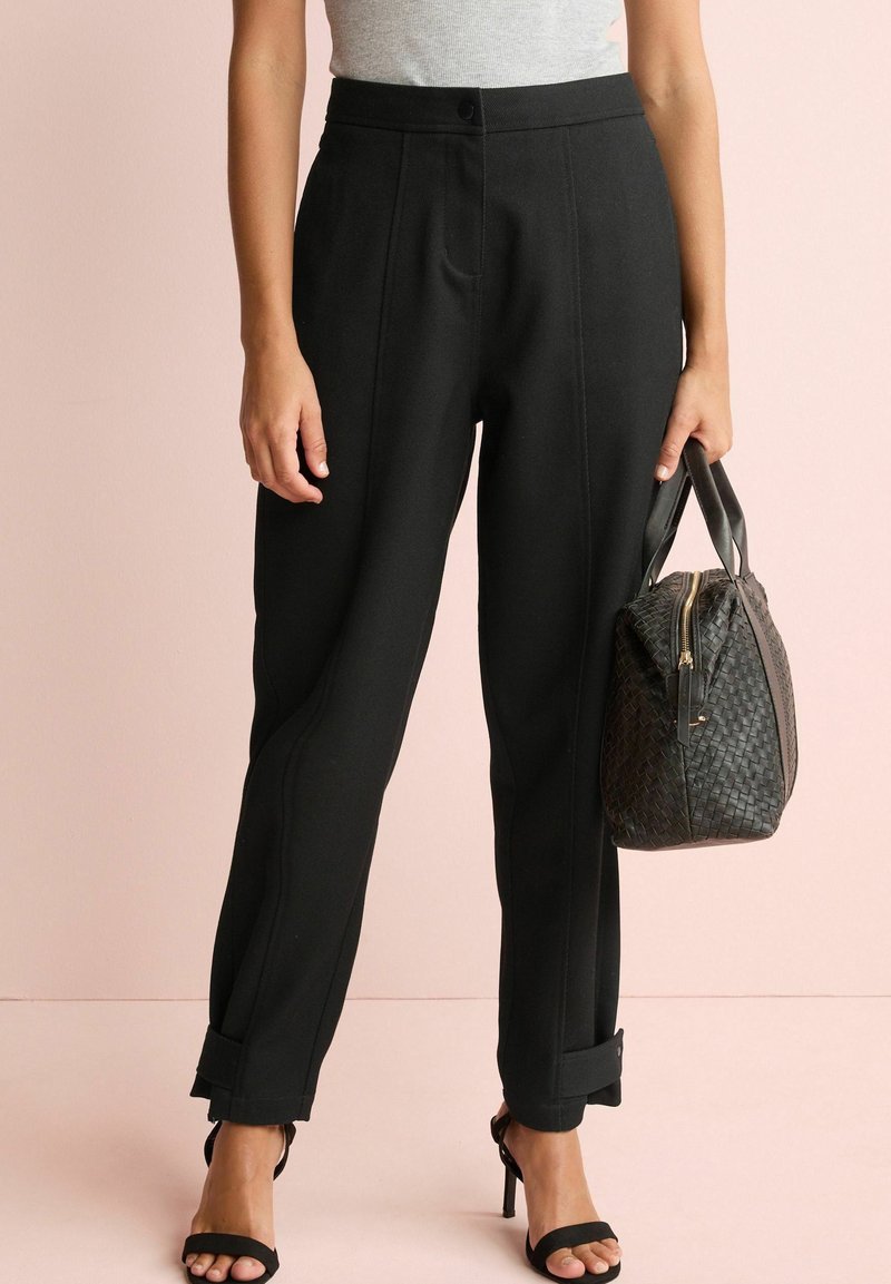 Next COTTON SEAMED TAPER LEG TROUSERS Pantalones black/negro