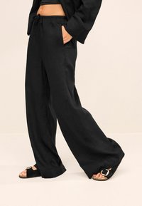 Next - WAIST WIDE LEG  - Bukser - black Miniaturebillede 1