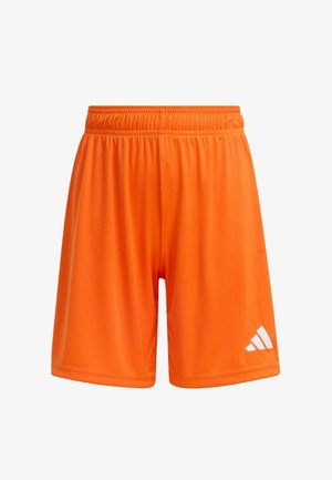 Shorts de sport orange vif avec taille élastique et logo Adidas blanc sur la jambe inférieure droite.