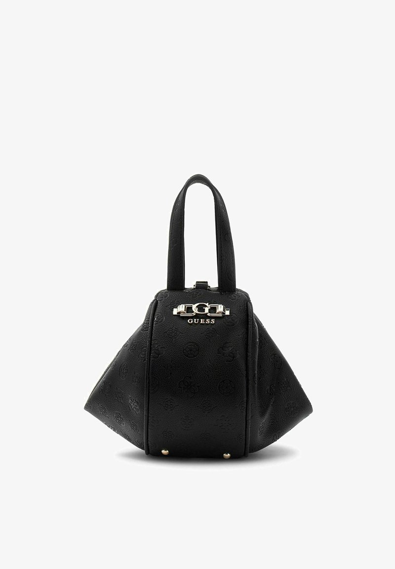 Sac à main Guess noir avec motif floral texturé, forme trapézoïdale, doubles poignées supérieures et détail logo chaîne argentée sur le devant.